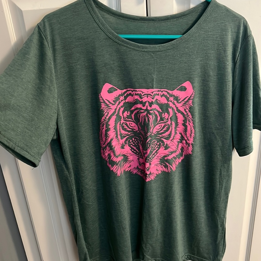 Womens tee